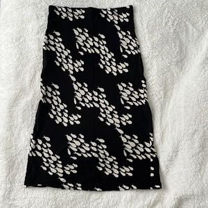 Black and white fighting eel midi skirt